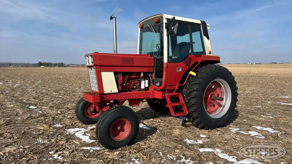 1977 International 1086 2WD Tractor