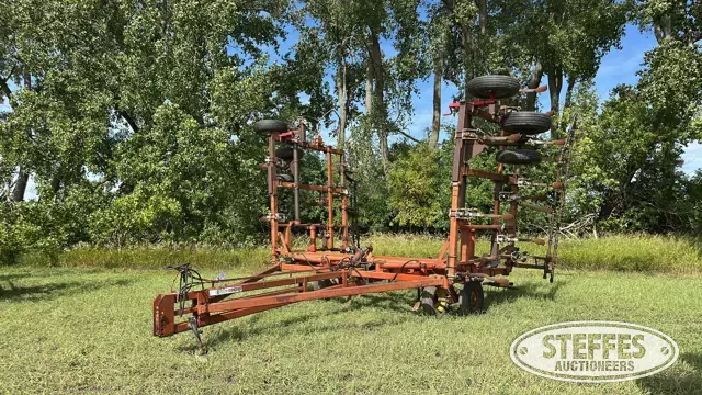 Wil-Rich chisel plow