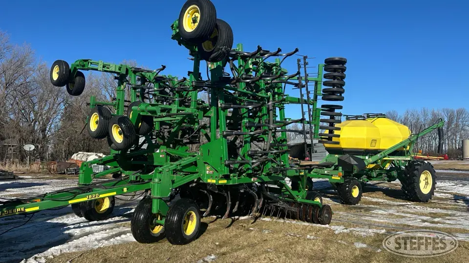 2001 John Deere 1820 Air Drills and Air Seeder