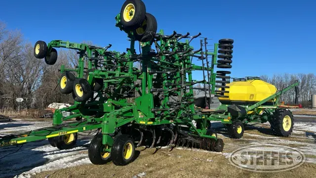2001 John Deere 1820
