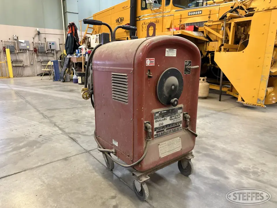 Lincoln Idealarc 250 Welding
