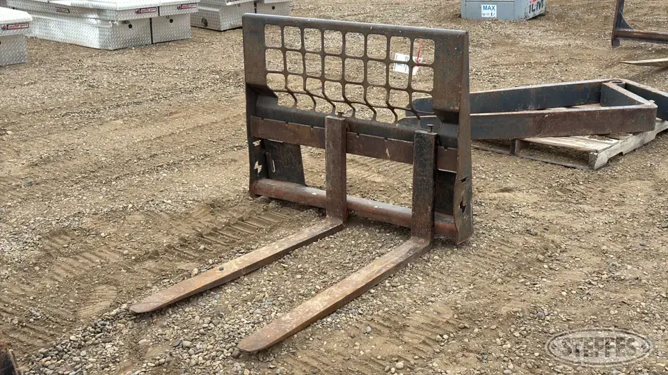 Bobcat skid steer pallet forks Skid Steer Fork