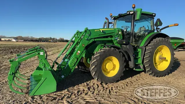 2022 John Deere 6R 195