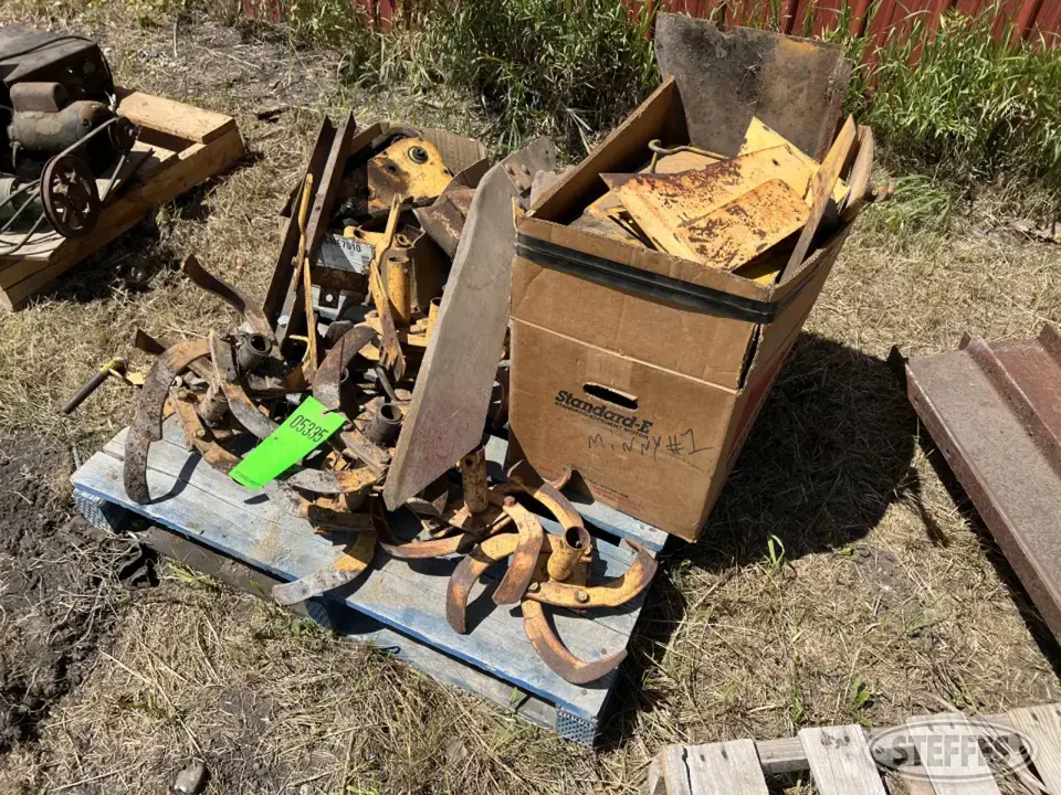 Allis-Chalmers Lawn and Garden Accessory