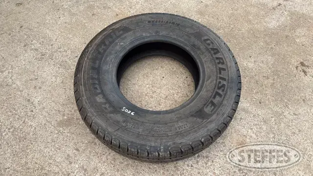 (1) Carlisle Radialtrail ST235/85R16 tire