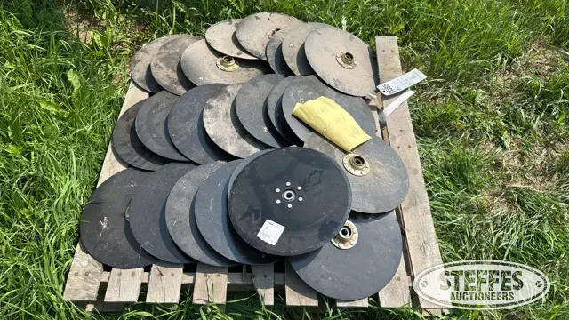 (24) Case IH 1200 blades