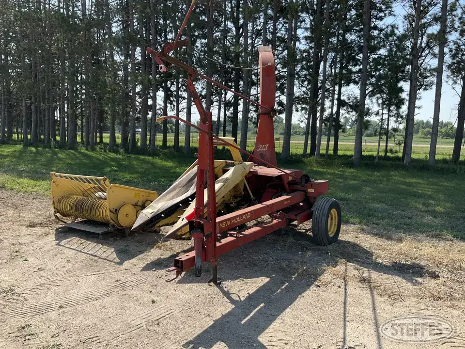 New Holland Super 717 Corn Head