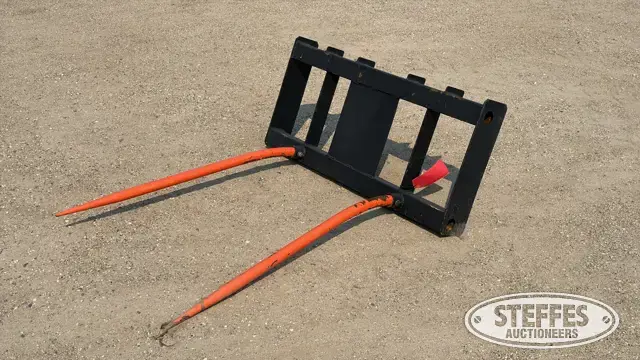 Pabreak skid steer bale spear