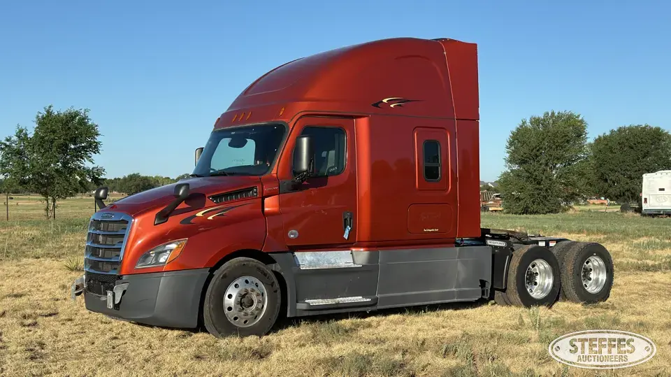 2020 Freightliner Cascadia 126 Conventional Truck with Sleeper