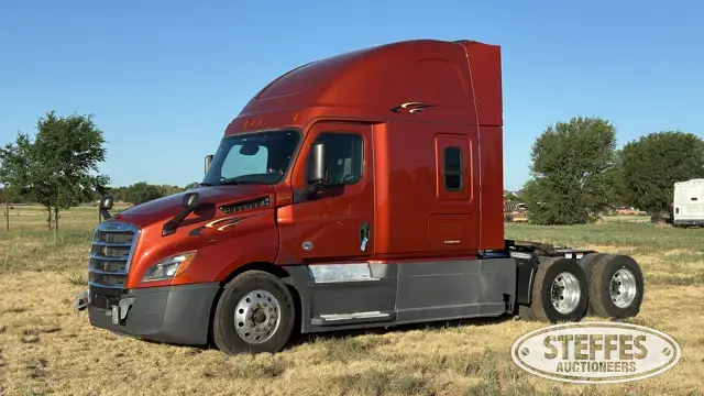 2020 Freightliner Cascadia 126