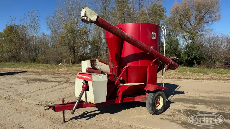 International 1150 Forage Processing