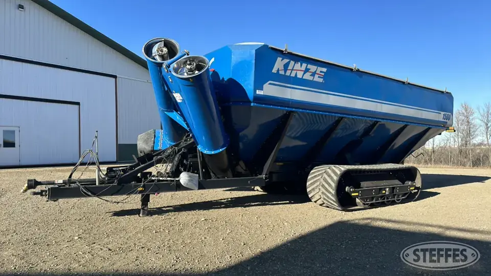 2013 Kinze 1500 Grain Cart
