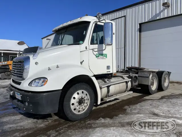 2007 Freightliner FL112