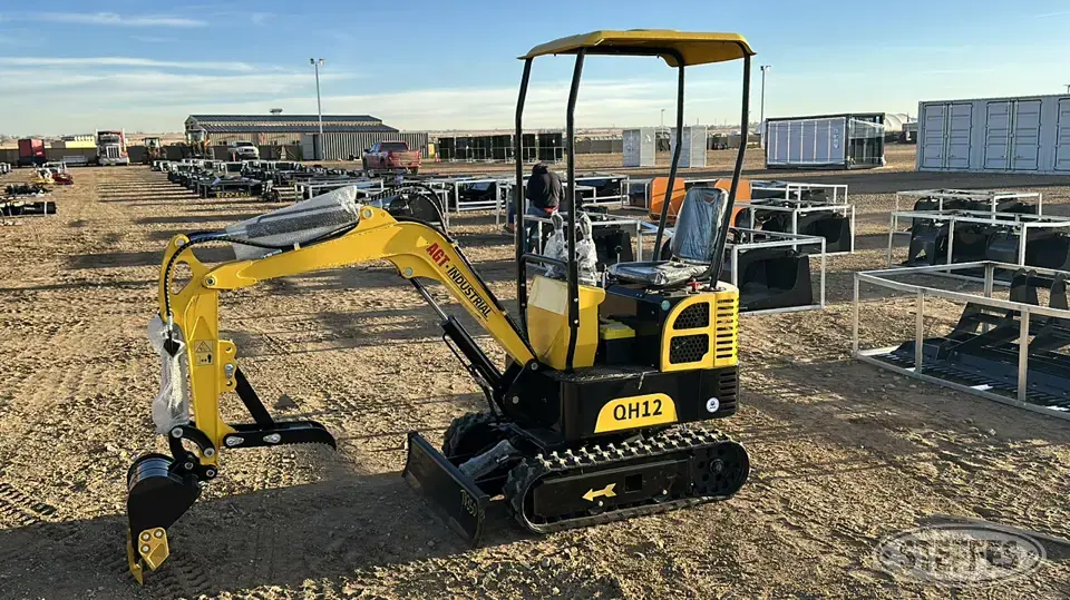 2023 AGT QH12 Mini-Excavator