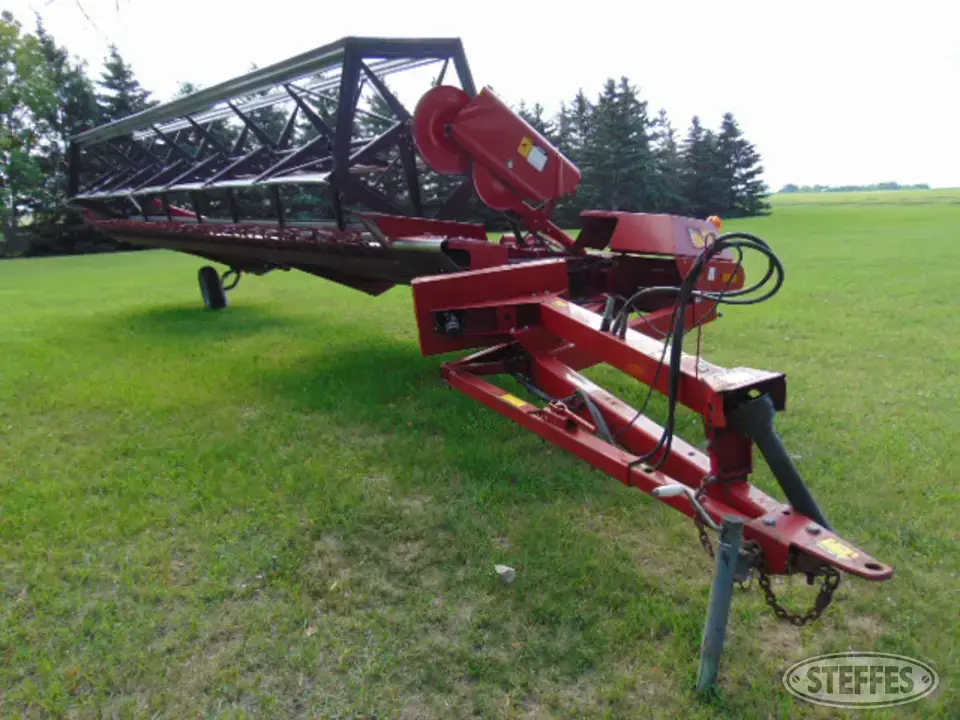 Case IH 725 Pull-Type Swather