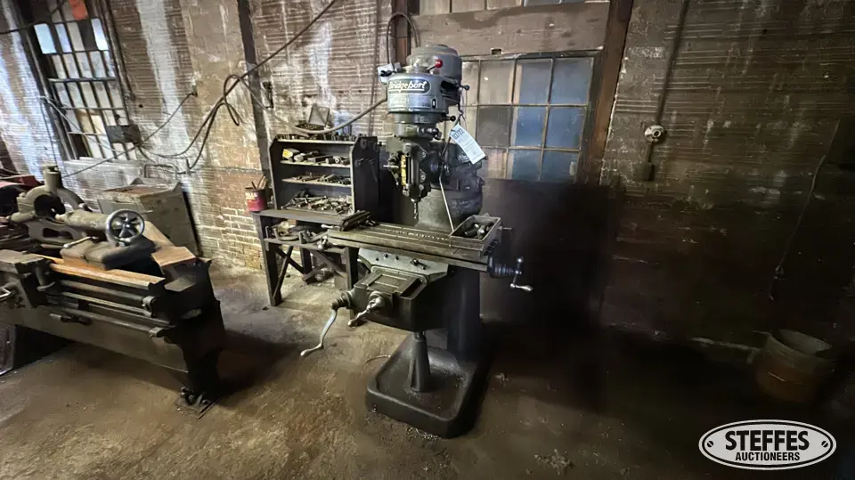 Bridgeport milling machine Machine Tool