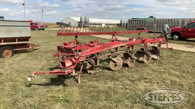 International 720