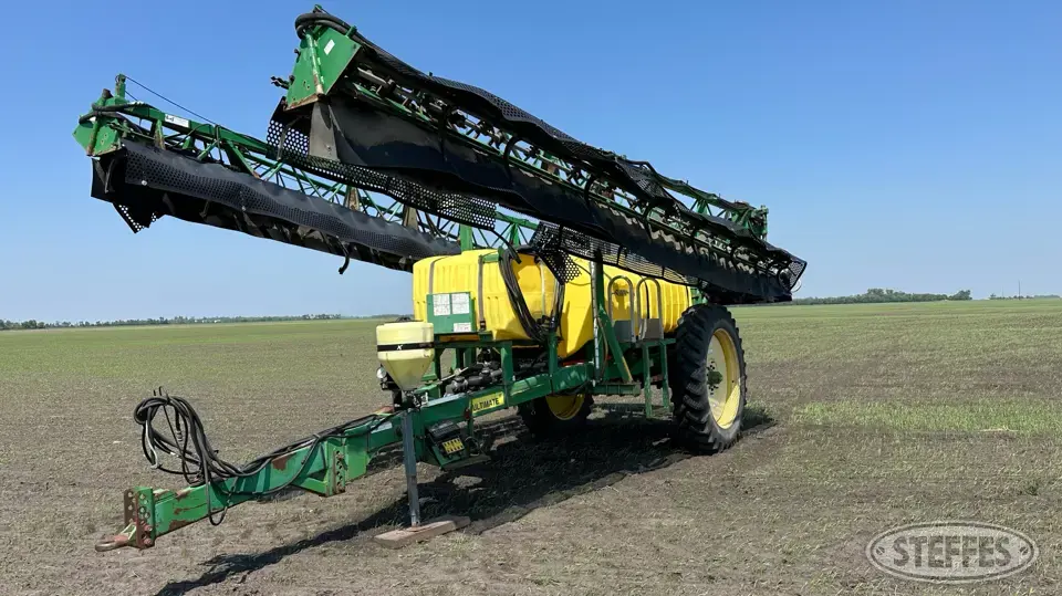 2003 Summers Ultimate NT Pull-Type Sprayer