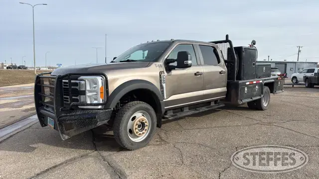 2023 Ford Super Duty F-550 XL
