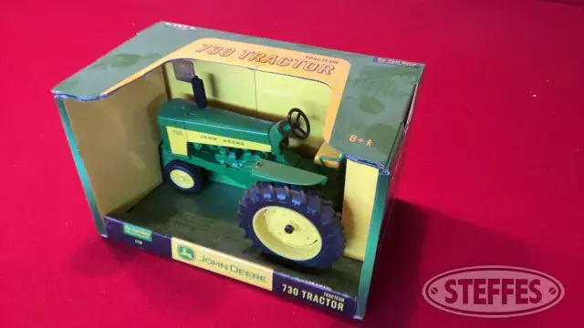 John Deere 730