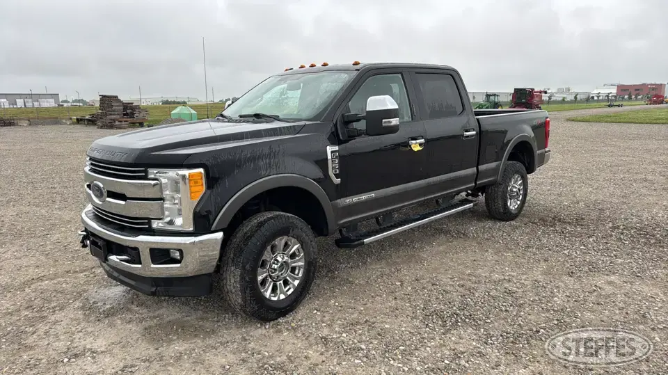 2017 Ford Super Duty F-350 Lariat 1 Ton Pickup