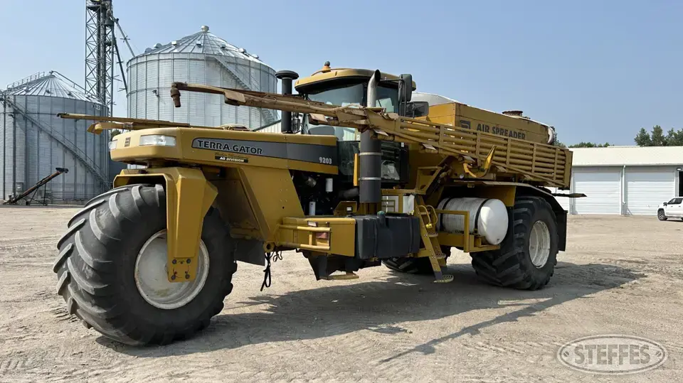 2006 TerraGator 9203 Self-Propelled Dry Applicators-Spreaders-Floater