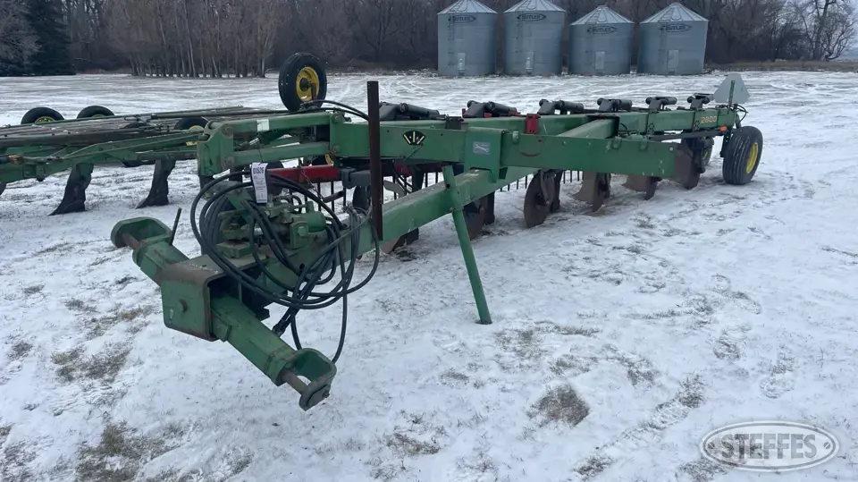 John Deere 2800 Plow