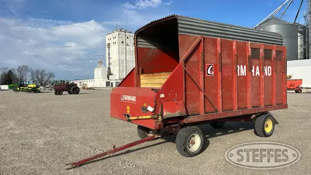 Farmhand forage wagon