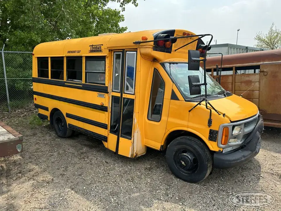 2001 Chevrolet Express G30 Hi-Cube Bus