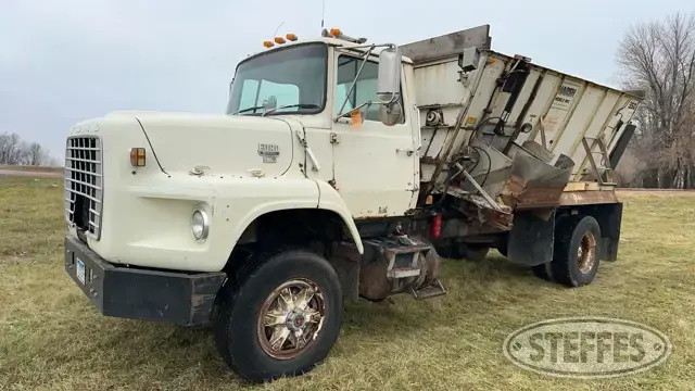1981 Ford 8000