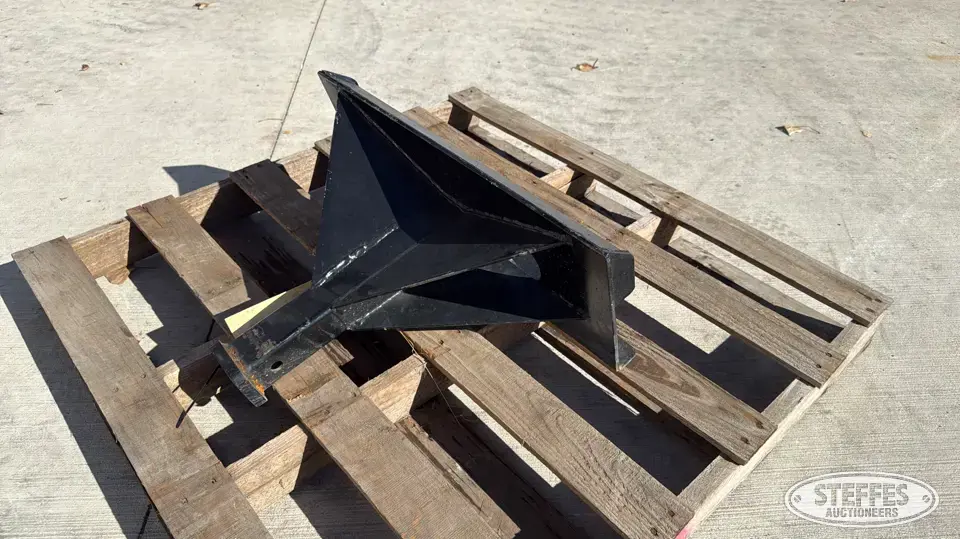 Mini skid steer hitch receiver Skid Steer Attachments-Other