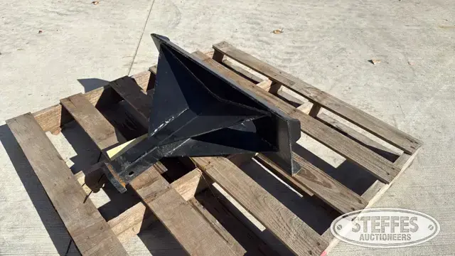Mini skid steer hitch receiver