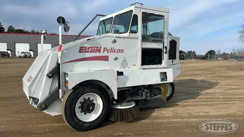 2004 Elgin Pelican Series P Sweeper
