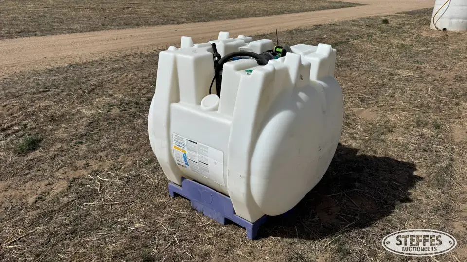 220 gal. poly chemical tank Liquid Fertilizer Tank