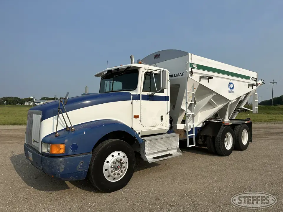 1993 International 9400 Eagle Seed Tender Truck