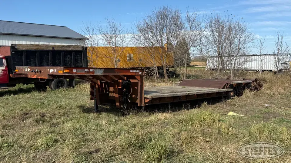 1979 Transcraft tri-axle lowboy trailer
