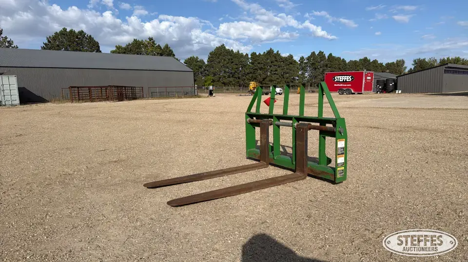 Frontier pallet forks Tractor Loaders and Attachment