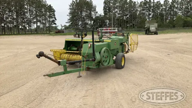John Deere 327
