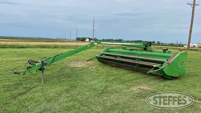 John Deere 1600