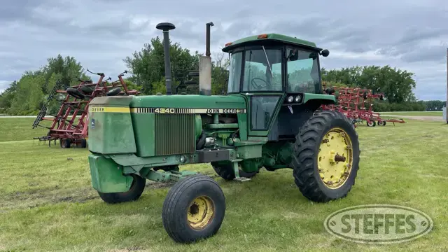 1981 John Deere 4240