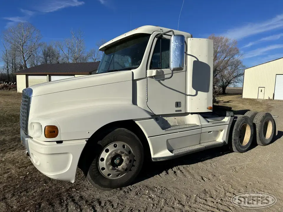 2006 Freightliner Century Conventional Truck without Sleeper