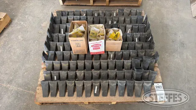 Black Cat bucket teeth