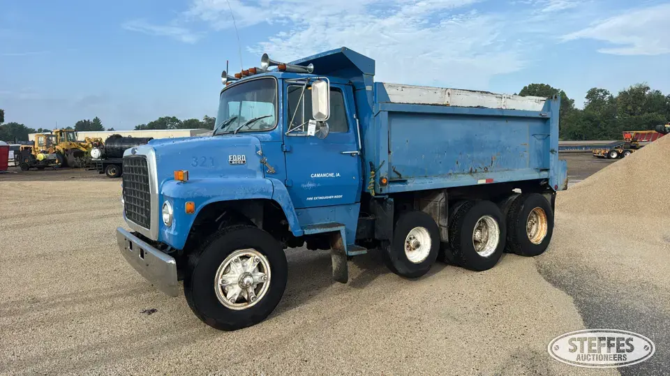 1984 Ford LNT8000 Dump Truck