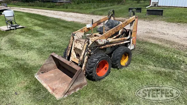 Melroe Bobcat M-371