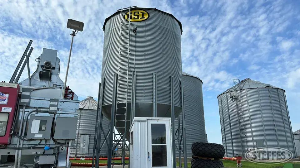 2010 GSI Hopper Bin