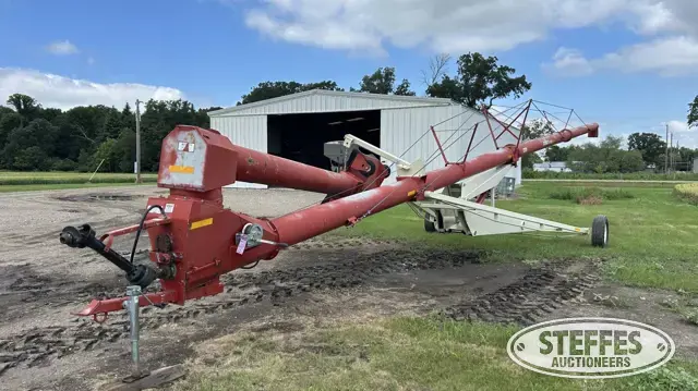 Buhler/Farm King 1370