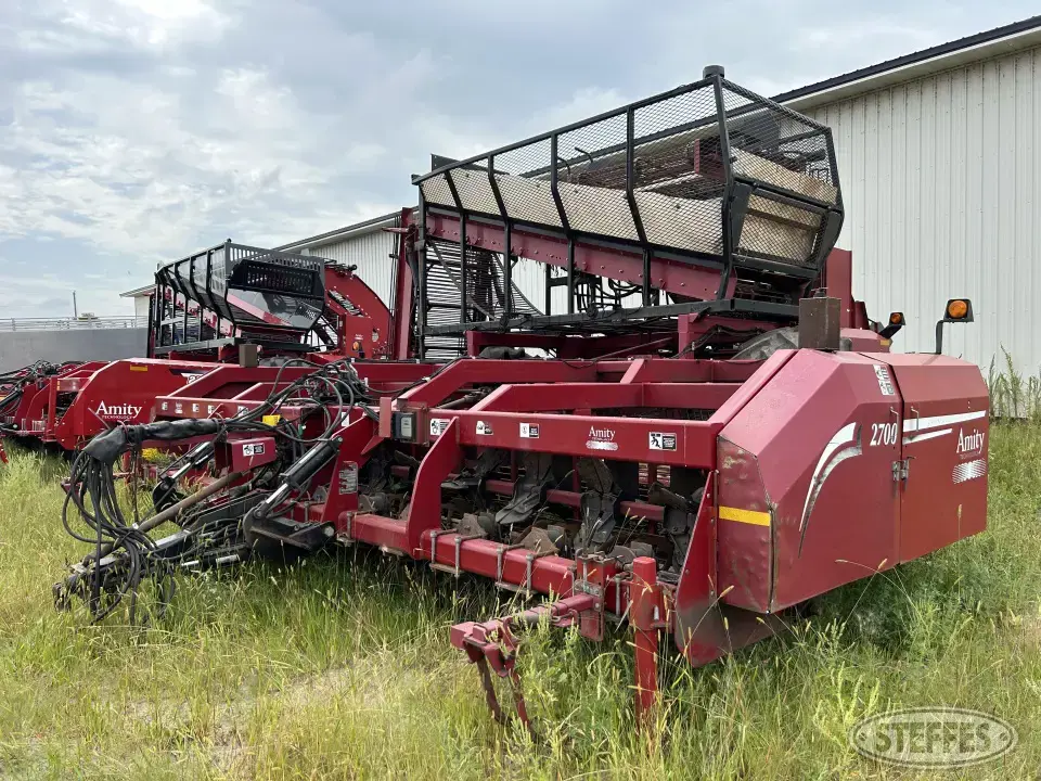 Amity 2700 Sugarbeet Harvester