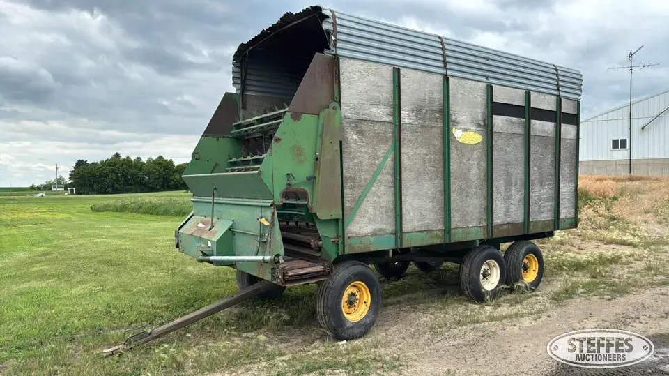 Badger 1416 Forage Wagon