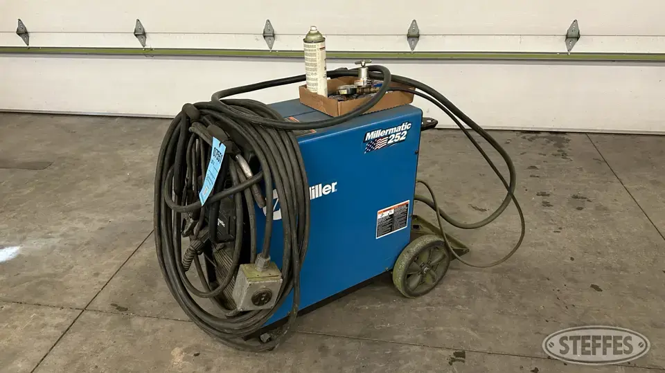 Miller Millermatic 252 Welding