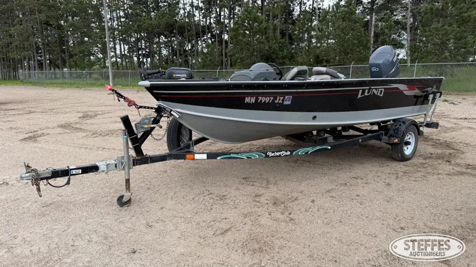 2004 Lund Mr. Pike 16 Boat